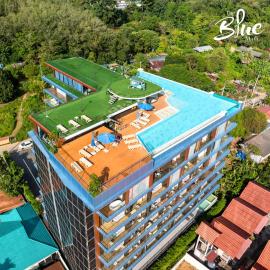 The Blue Mavi Hotel, hotel Csalongban