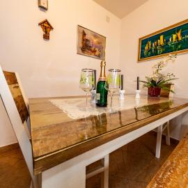 Apartment Eva, hotel u Klikmnom