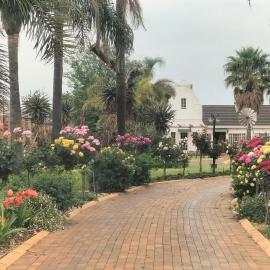 Madeley House Unit 1 near Oliver Tambo Airport, hotel a Boksburg