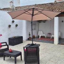 Casa da Fonte / Fountain House