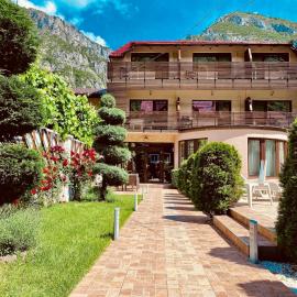 Pensiunea JOJO2, hotel u gradu 'Băile Herculane'