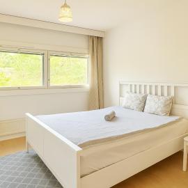 Bright Cozy Private Rooms 3min to Metro, hotel i Helsinki