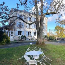 Le Moulin Du Port, hotel in Saint-Georges-sur-Cher
