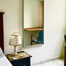1 Bed Studio Sleeps 2 - Wifi Balcony Parking