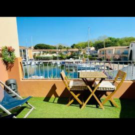 T2 port Cogolin golfe de Saint-Tropez vue mer, hotel a Cogolin