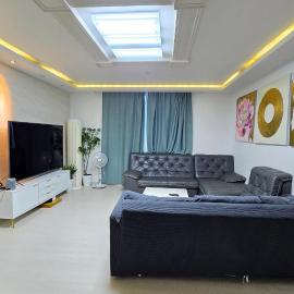 Rare House 4