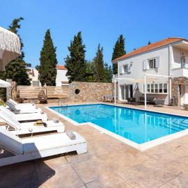 Villa Argi by Villa Plus