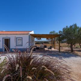 Vinhas Douradas, hotel i Moura