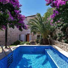 Stunning Home In Sutivan