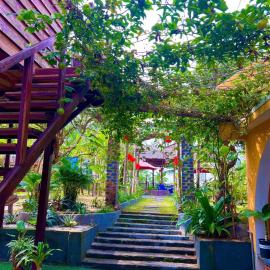 Chang Villa& Restaurant, hotel in Quy Thượng
