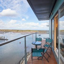 Host & Stay - Becalmed, hotel in Amble