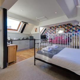 Stylish Central Stamford Studio - WiFi - Kitchen - Self Check-In, hotel i Stamford