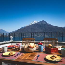 Casa Sorel : Attico Lago & Pool, hotel in Pianello Del Lario