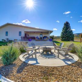 Black Hills, Sturgis Rally Base w/ Trailer Parking, hotel v destinácii Piedmont