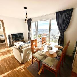 Apartamentos LAMAROSA -LAS PLAYAS, hotell i Burela de Cabo