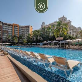3BR Condo in the Krystal Grand Hotel - Beach