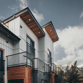 Basecamp Suites Canmore, khách sạn ở Canmore