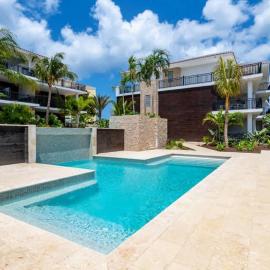 Luxe Breeze