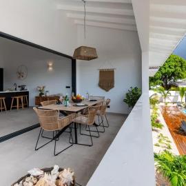 Starfish - Brand new apartment with pool close to the beach, hotel din Jan Thiel