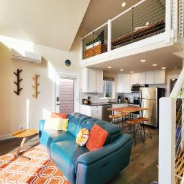 야핫츠에 위치한 호텔 Ocean View! Charming Home with Loft, Sleeps 6! Secluded Searose