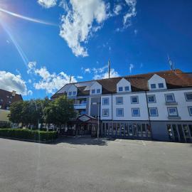 Hotel Krone & Restaurant, hotel em Königsbrunn