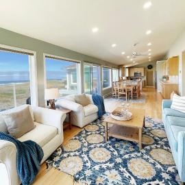 Beautiful Ocean Front Home! Sweeping Ocean Views!