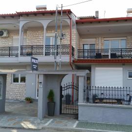 Polys Apartment and Paraskevi studio with view