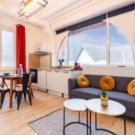 Hotel Le Grillon- studio numéro 11 premier étage ou T2 numéro 9 rez-de-chaussée