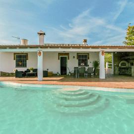 Stunning Home In La Puebla De Los Infan, hotell sihtkohas La Puebla de los Infantes