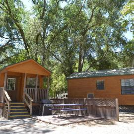 Morgan Hill Camping Resort Cabin 1: San Martin şehrinde bir otel