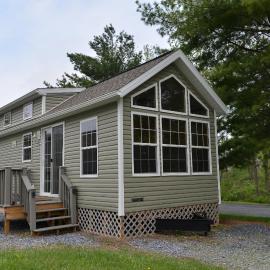 Hershey Camping Resort Loft Park Model 7، فندق في Mount Wilson