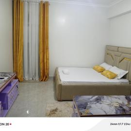 Prift Royal Apartments, hotel din Meru