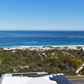Beach House Perth, מלון בפרת'