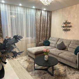 Newly renovated cosy apartment near scenic river, hotelli kohteessa Jonava