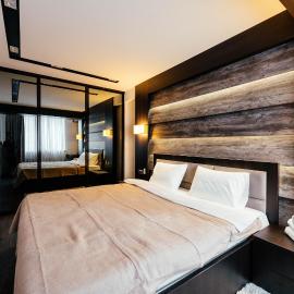 Bright & Modern Flat by the Circus