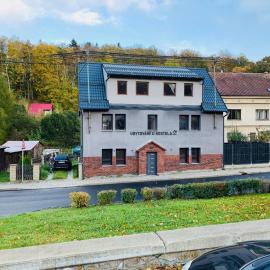Dvojlůžkový pokoj s vlastní koupelnou, hotel in Petrovice