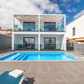 Luxury Seafront Escape II