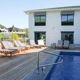 The Inn Hotel Lake Okoboji, an Ascend Collection Hotel, hotel di Arnolds Park