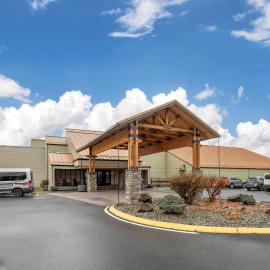Columbia River Hotel and Conference Center, an Ascend Collection Hotel、ザ・ダレスのホテル