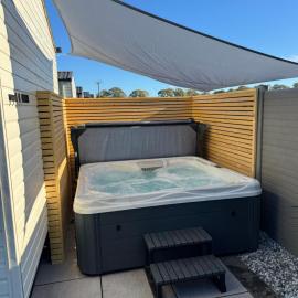 Scotts Corner Hot Tub Retreat، فندق في موربيث