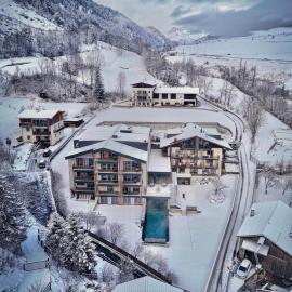 Maraias - Luxury Suites & Apartments, hotel in Burgusio