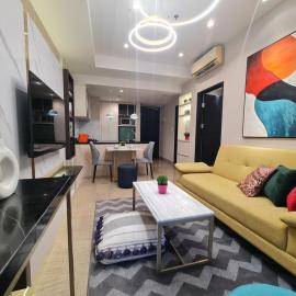Art Inspired Apartment at Branz BSD 1BR, מלון בSamporo