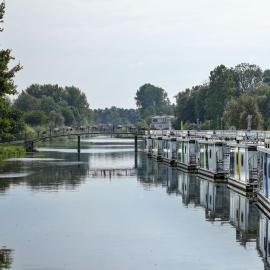 Hausboot "Seemaid", hotel in Bad Bederkesa