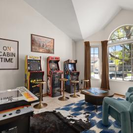 Game Room Paradise, Firepit & Outdoor Movies