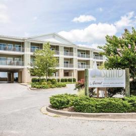 Island Inn & Suites, an Ascend Collection Hotel, hotel in Piney Point
