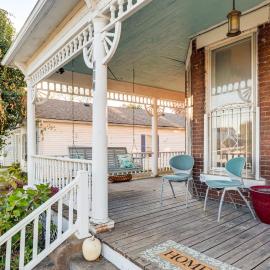 2 Blocks to Ohio River! Historic Victorian Gem, viešbutis mieste Gallipolis