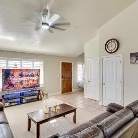 Hike, Golf & Ski: Family Home in South Jordan, מלון בסאות' ג'ורדן