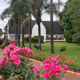 Madeley House Unit 2 near Oliver Tambo Airport, hotel a Boksburg