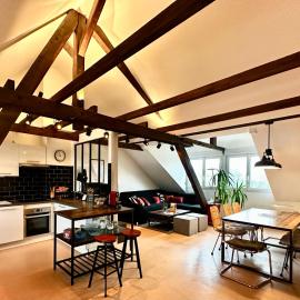 Loft vintage - spacieux 155 m2 - 4 chambres - Parking, Netflix, Wifi Fibre