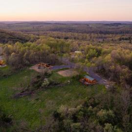 Sanctuary Summit - Hot Tub, hotel sa Brookville